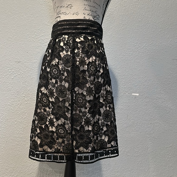 NEW WITH TAGS Hoss Intropia Black Lace Skirt Size 38 - Picture 7 of 7